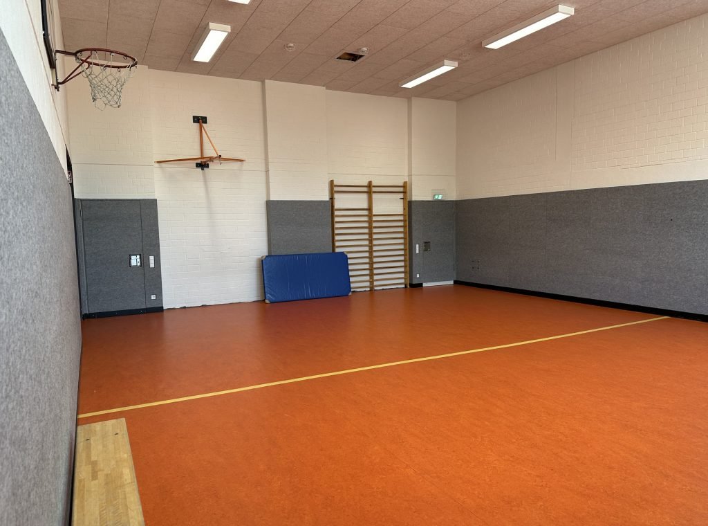 Turnhalle2